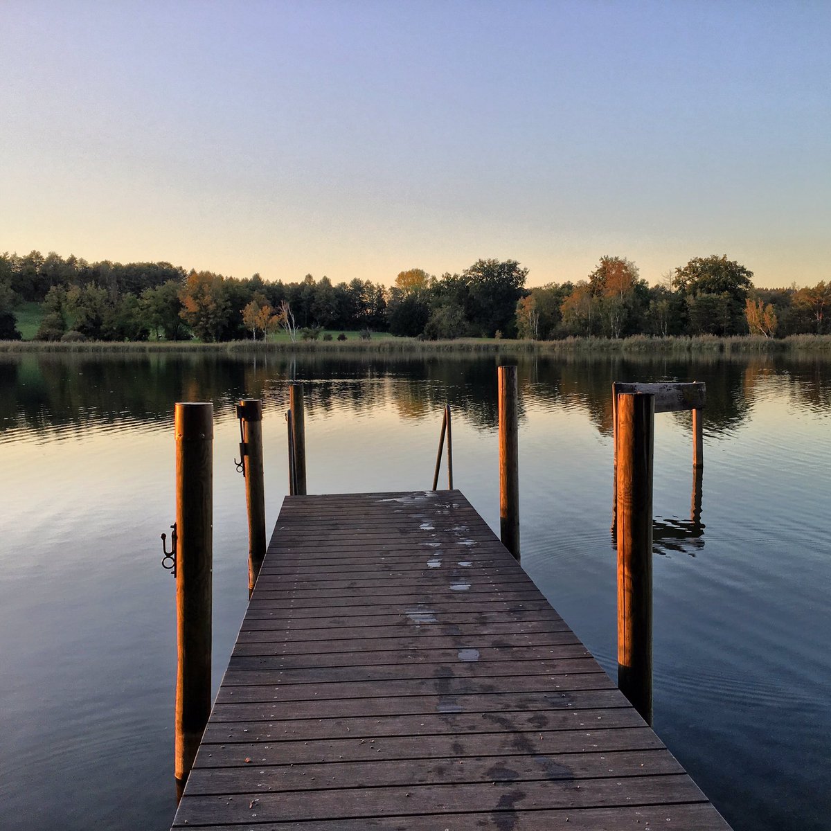 d_stroppel's tweet photo. Hüt am Chatzesee.
Badi-Saison-Dernière.
(Es war erfrischend, aber nicht kalt.)
#Katzensee #Zürich https://t.co/KC7ZyyqjuI