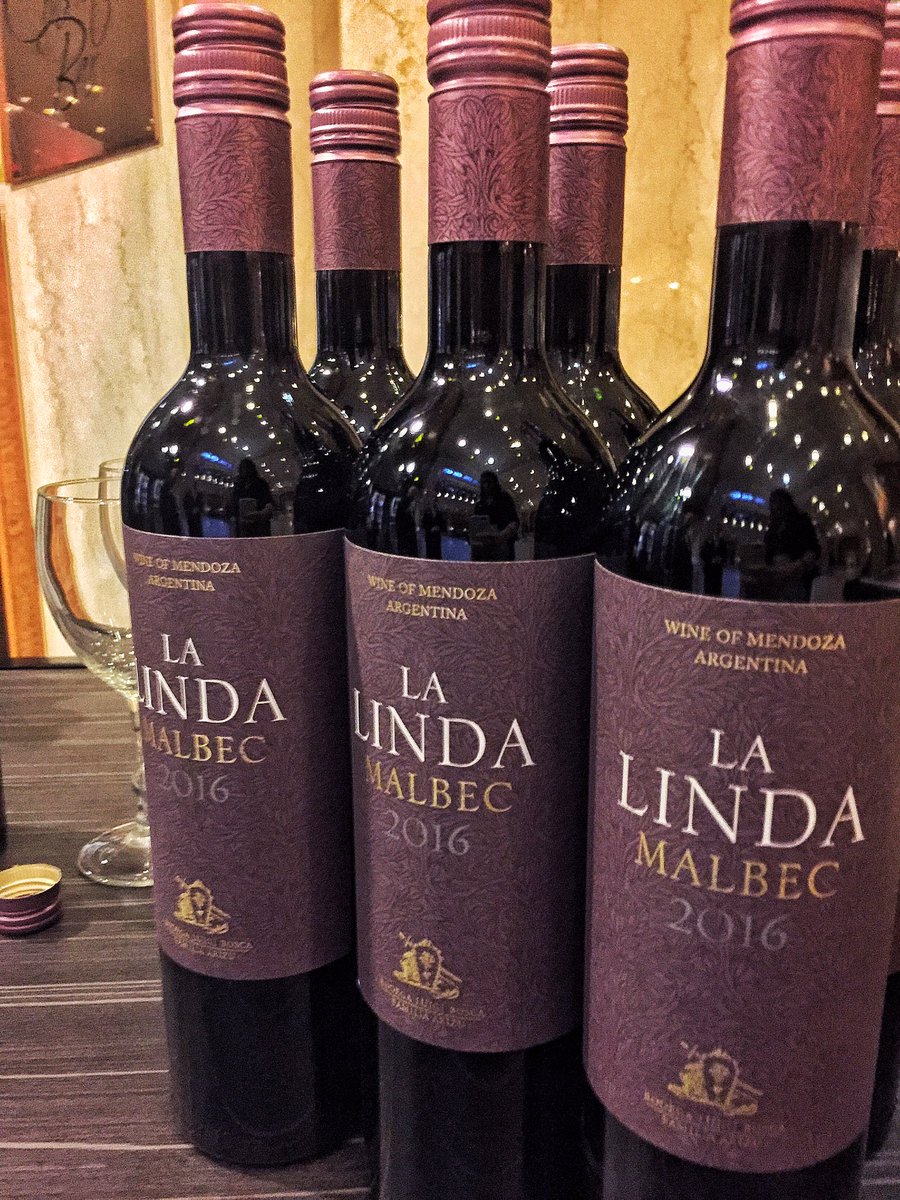 Did someone say free wine? Stop by #ConsortBarTO for a complimentary wine tasting hosted by <a href="/FWMCan/">FWM Canada | Wine, Beer, & Spirits</a> and <a href="/LuigiBoscaBodeg/">Bodega Luigi Bosca</a> until 6PM!