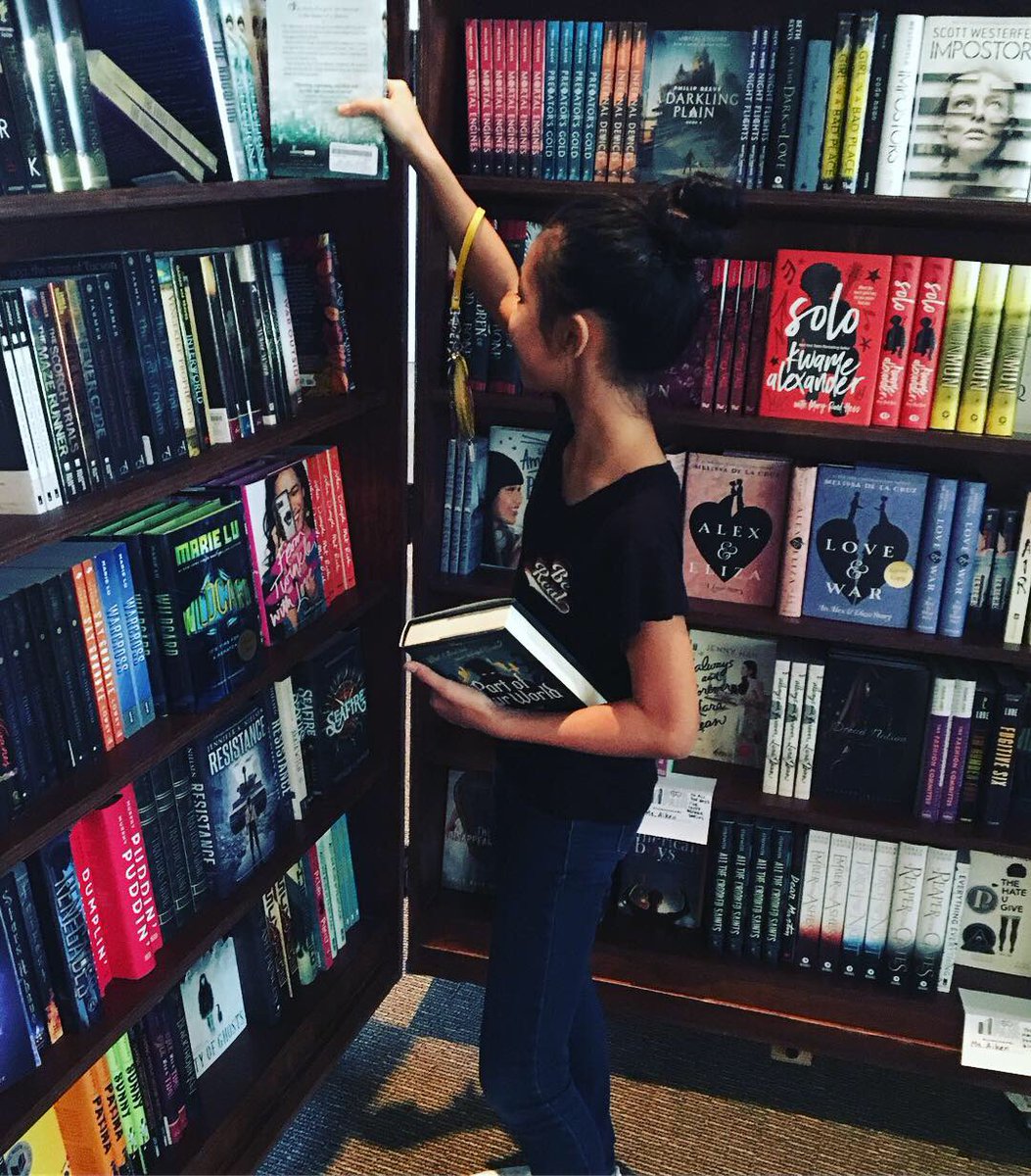 ashlibrary_ms's tweet image. Middle School had an AMAZING time at the #bookfair this week!! @ASHRosary