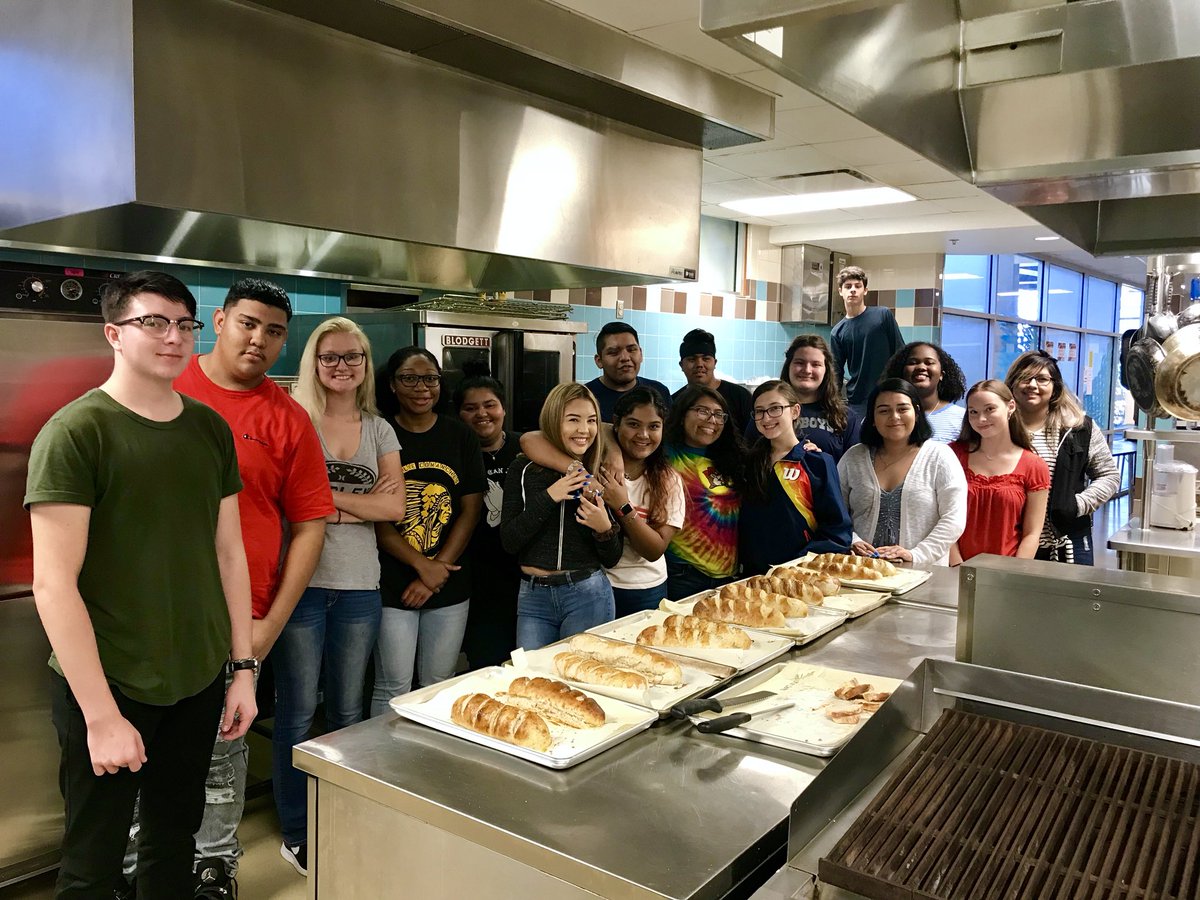 EDUwhisktaker's tweet photo. We started the school year breaking bread together. Learning how to awaken the aroma of dried spices and herbs with fresh baked bread. Wow, did the delicious aroma fill the air and the bread our bellies! @ECHShornets @ECISD_CTE @ECISDtweets https://t.co/eBQkRoJpRW