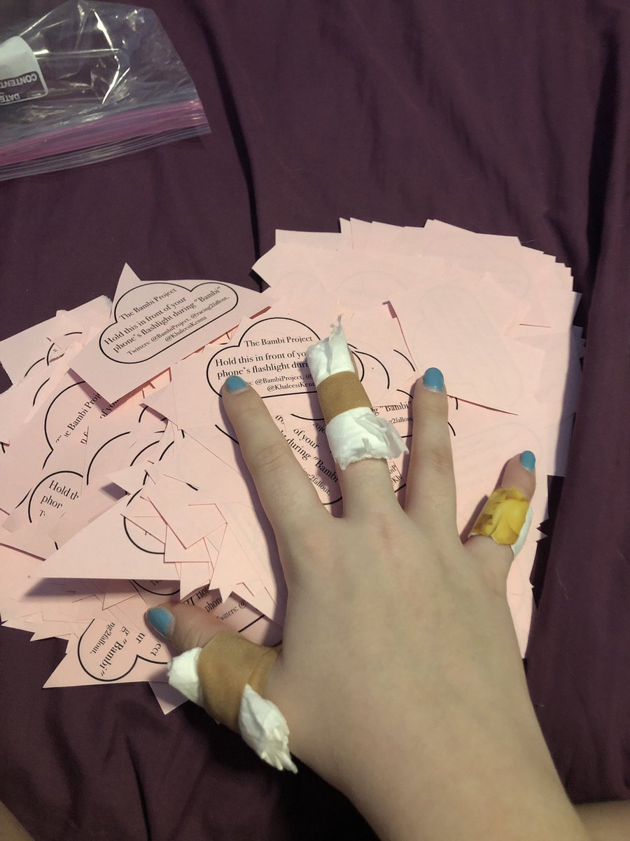 justascend's tweet image. (The tissues and bandaids and tape is so I don’t get blisters from my scissors lmao)