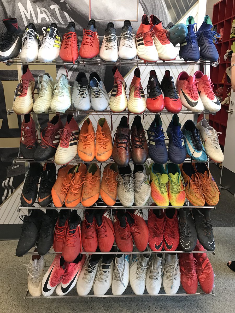 dstokes's tweet photo. 3 things to do as a result of v cool learning from other #marketing leaders at #clic2018: create a customer room; read Quiet by S Cain; intro a ‘stakeholder engagement map’ to my team. Thank you @lisa_nirell for a great event! Also, now an @ATLUTD fan :) https://t.co/vbkeFb5iEY