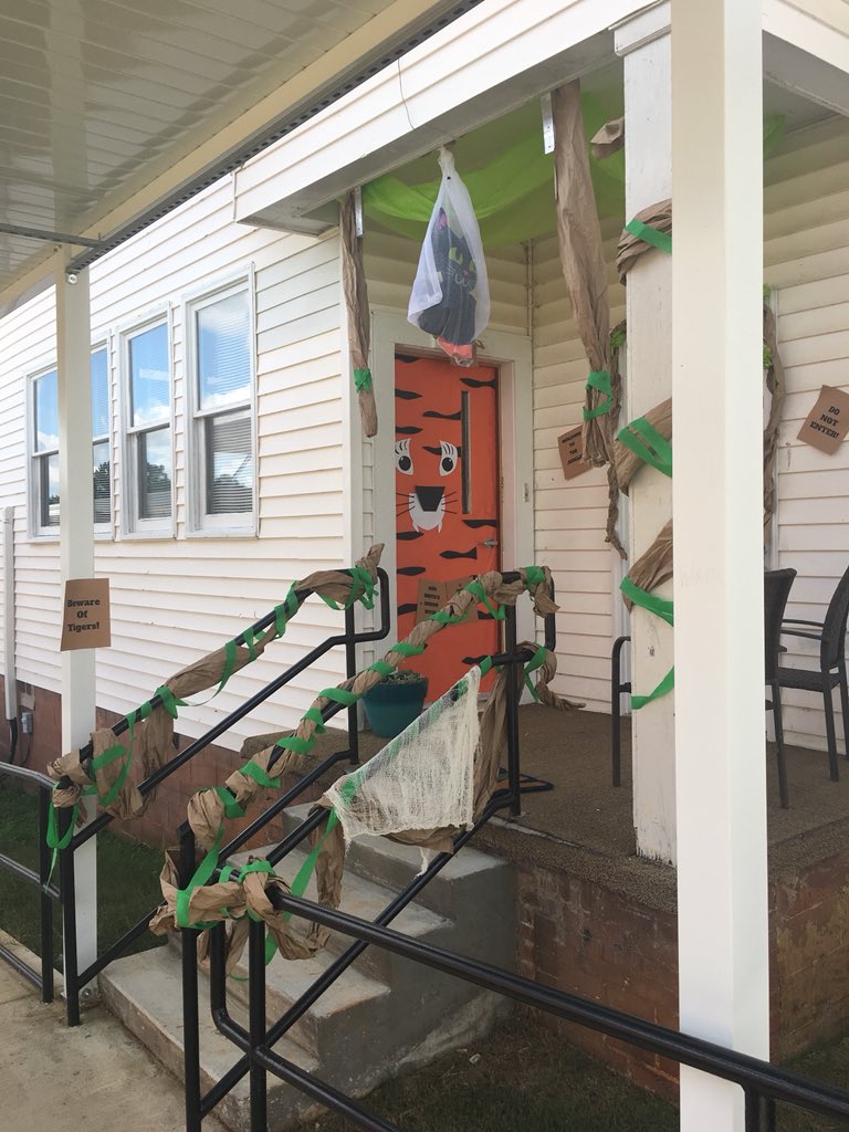 ann1967smith's tweet photo. HOCO Door Decorations-TCCHS Smith’s senior boys advisory! Catch the Panthers!!! #studentlifecenter #💙🐯🏈 @TCCHS_tccentral @tim_gallahar @TCCHS_TIGERS https://t.co/feBhdwFDfd