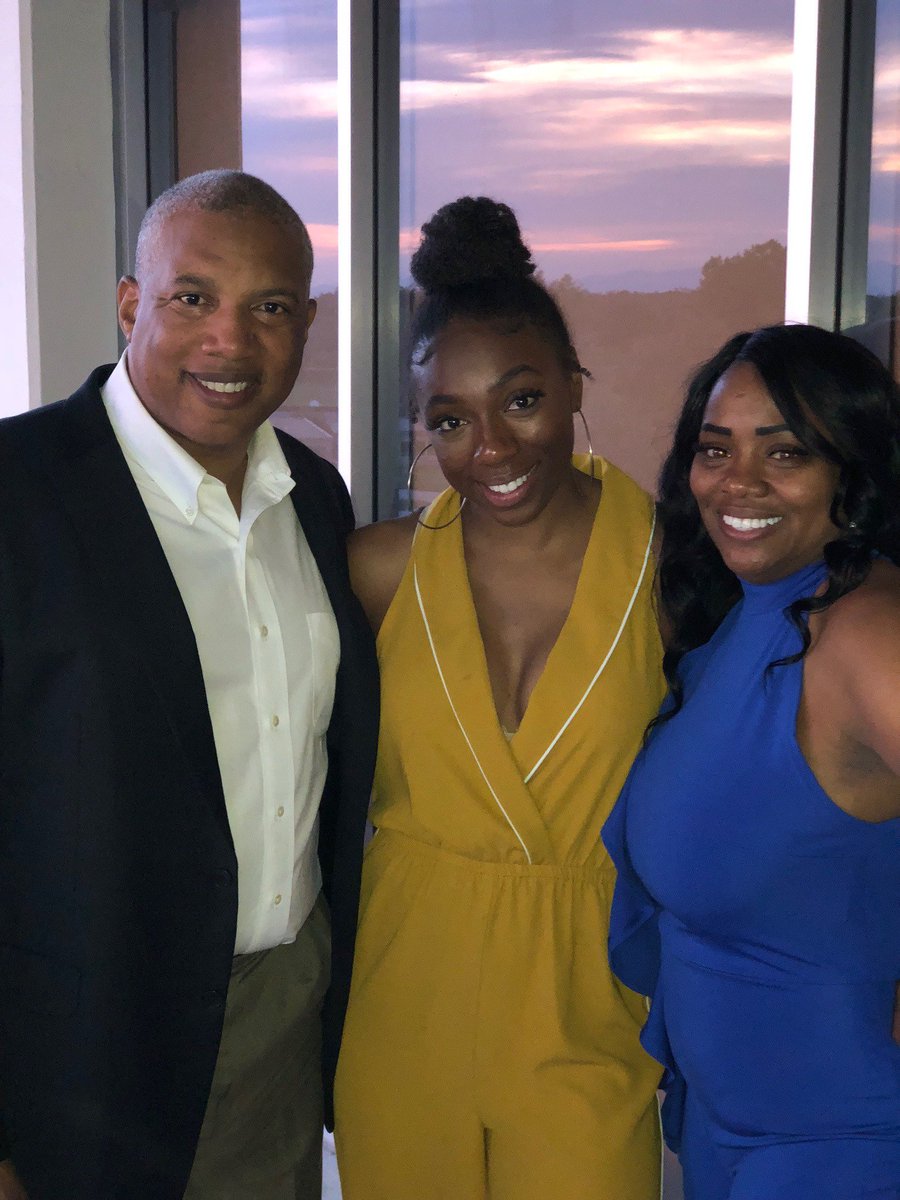 JFRegister's tweet photo. What is happening world! Well let me tell you, my daughter @ashleyjregister and her #alterego @itsashleyjanae_ just earned the "Hi" Bridge Society Designation from the @UNC_Colorado. Go #UNCBears https://t.co/LEwPmEN8Tu