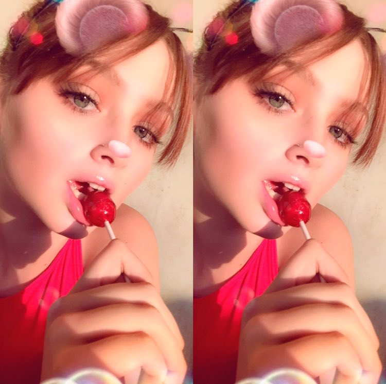 goddessamelia7's tweet photo. which one of you dirty pigs wanna be my first sub 😽💸 #findom #findomgoddes #findombrat #findomaddict https://t.co/hU2kMqEkd3