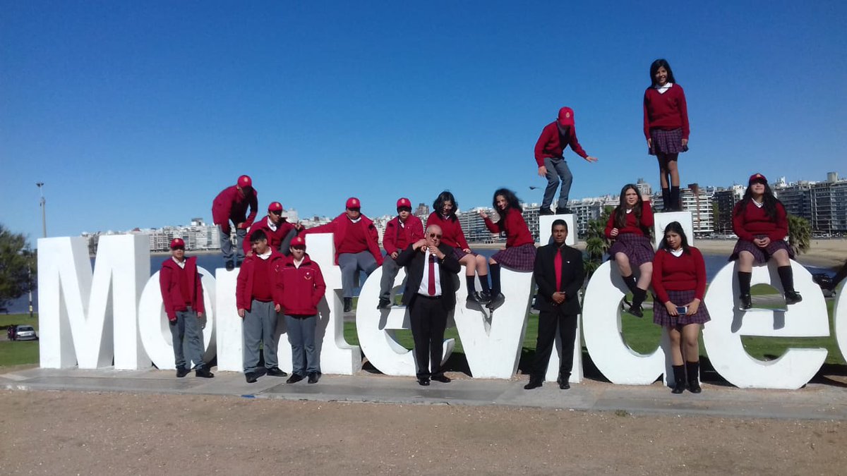 Educacion_Fch's tweet photo. Felicitamos a la Escuela Lo Narváez de Olmué, de intercambio en Uruguay en el marco de su programa medioambiental. Invitados por @Unesco y Dir. Nac. de medioambiente. Estudiantes compartiendo experiencias y aprendiendo de conservación en terreno. #EducaciónPública @Mineduc https://t.co/xTlhOJHBvA
