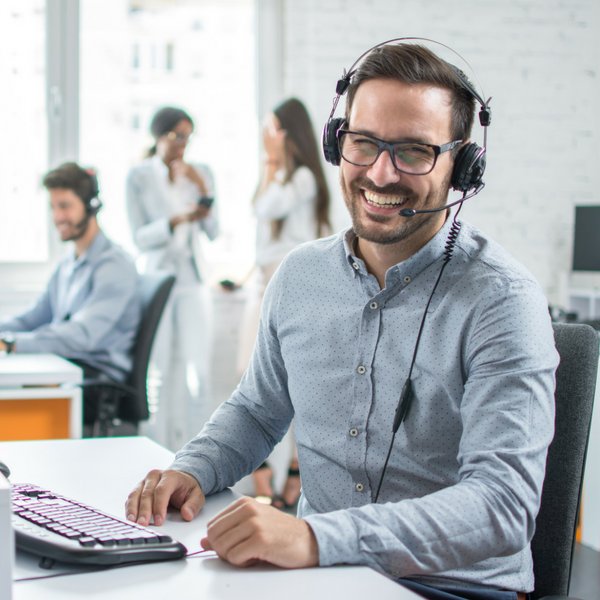 iturangps's tweet photo. #Customerservice is more than a title, it's a value. Our 24/7/365 team is here to help you whenever your issue happens to strike. That's because Ituran is where #safety and #efficiency meet. #customerservice https://t.co/3bSxsYRebk