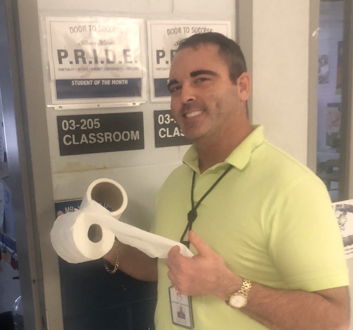 DoctorLeman's tweet image. Well, @LHHSYoungblood was out sick today, so I...  @2019LHHS @2020LHHS @LHHSSGA #Juniors #classof2020 #ClassWars #SpiritWars #AlumniTeachers #PowderPuff #Domination