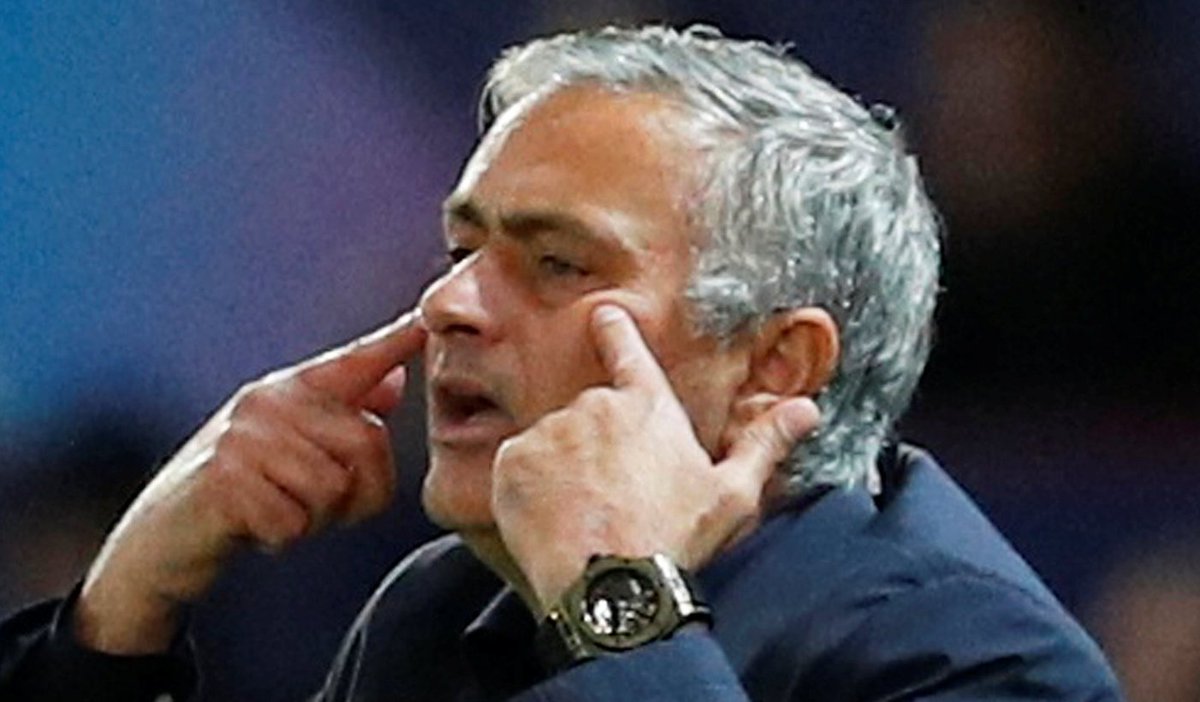 MirrorFootball's tweet image. 1) EXCLUSIVE: Manchester United players have turned against Jose Mourinho — and believe he is now certain to go #MUFC | @MirrorAnderson
bit.ly/2RsORrB