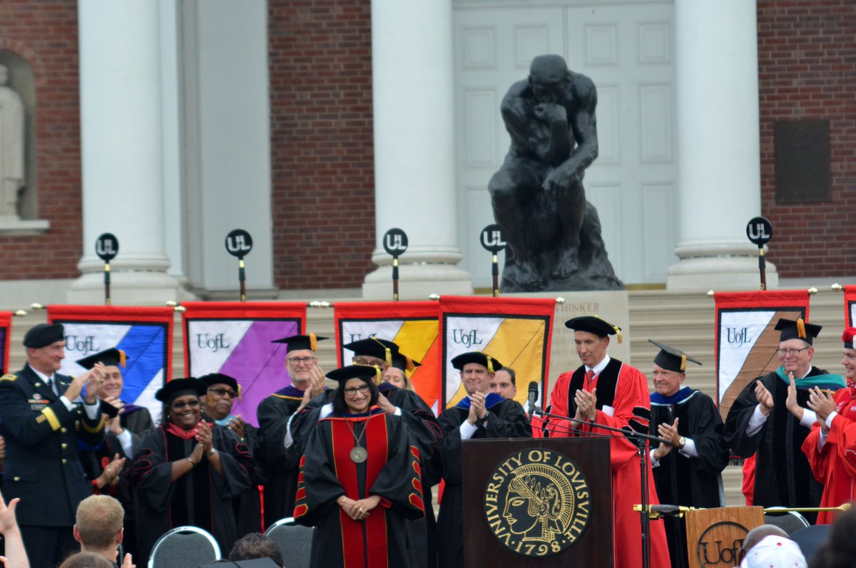 AARPKY's tweet photo. “This is one awesome inauguration present,” President Neeli Bendapudi.@UofLPresNeeli announced “a substantial” gift by the Trager Family & Republic Bank Foundation for @ULOptimalAging aging research and new Republic Bank Foundation Optimal Aging Clinic,#WelcomeNeeli #disruptaging https://t.co/LE02Dk6vtb