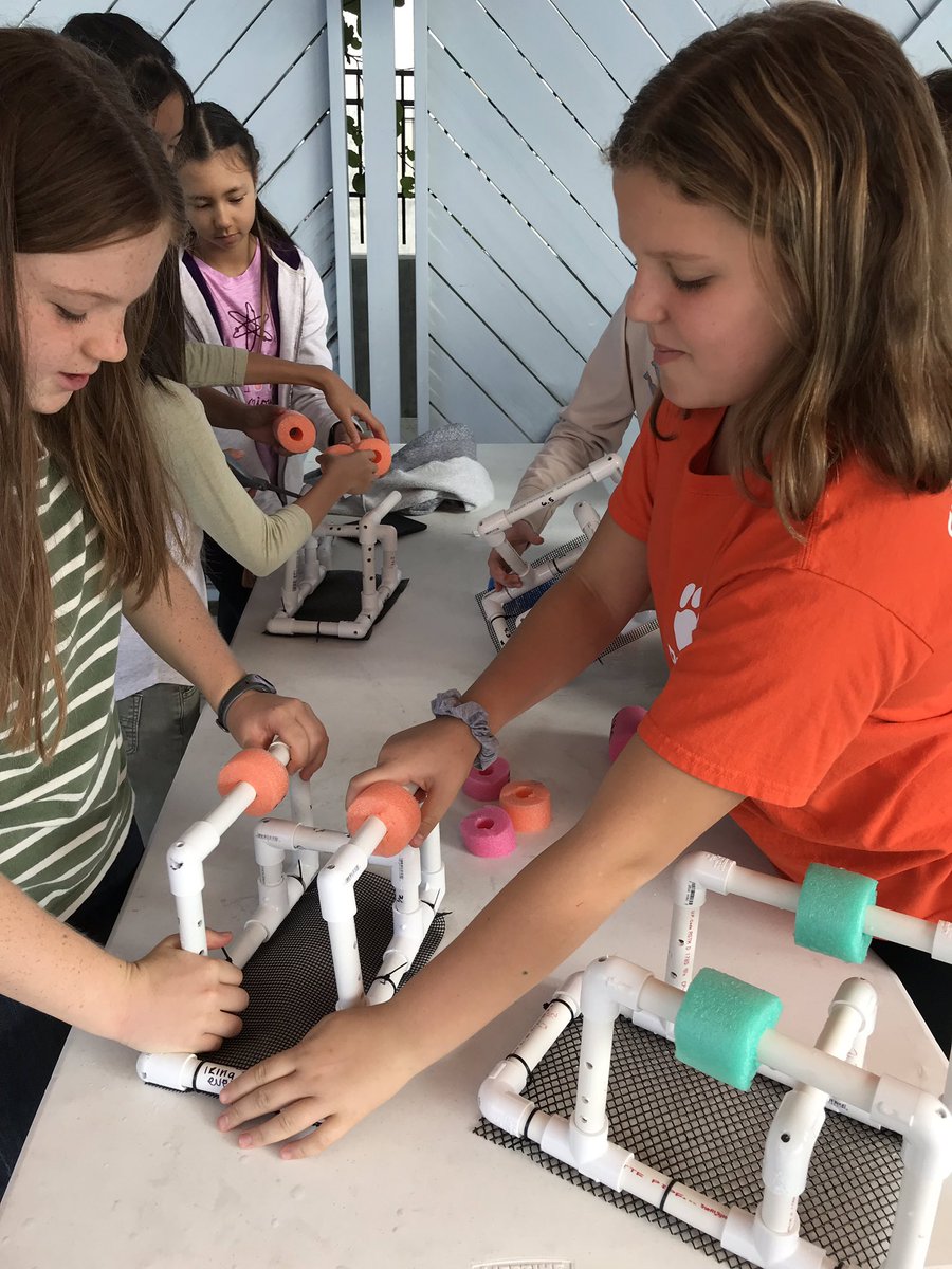 johnyen's tweet image. Testing for neutral buoyancy and prepping motors for underwater use. #polysolves #seaperch