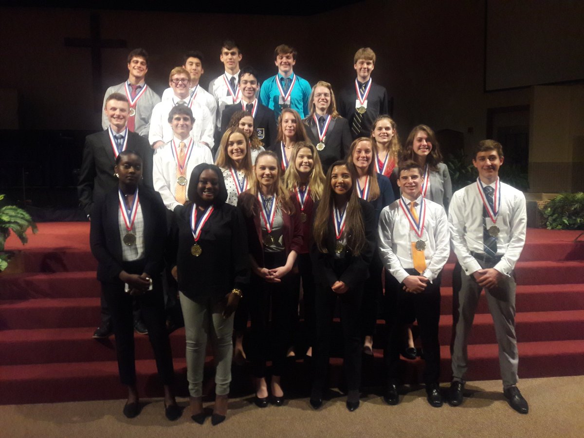 FairmontMktg's tweet photo. Congrats to these Business Academy &amp; Marketing Tech students at DECA District 4 Fall Contests. 🔷️🥈🔷️ #WeAreFirebirds  #DECAfamily https://t.co/libJ6oPJX2