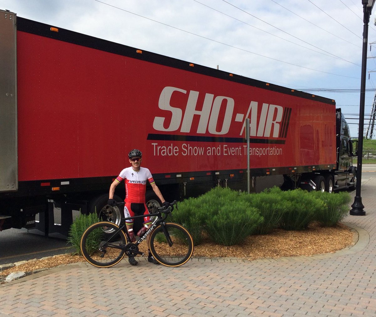 USCUPMTB's tweet photo. #tbt to that one time @nedoverend challenged our @ShoAirIntl big rig to a 100m sprint..................and we lost. 🤭
#thelung #throwbackthursday #mtblegend #tradeshow #logistics https://t.co/en0GEkAMri
