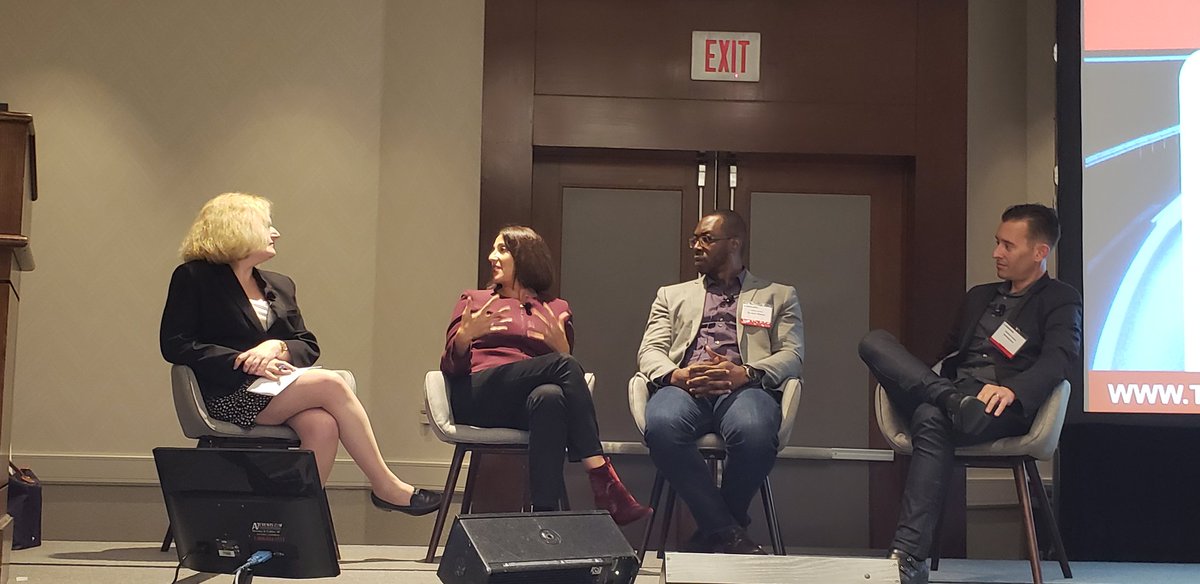 ToddBrockdorf's tweet photo. @lisajoyrosner describes the #connectedcar driver #privacy study by @otonomo_ and @edisonresearch at @TUAutomotive #tuwestcoast. https://t.co/emxe9xUPmI