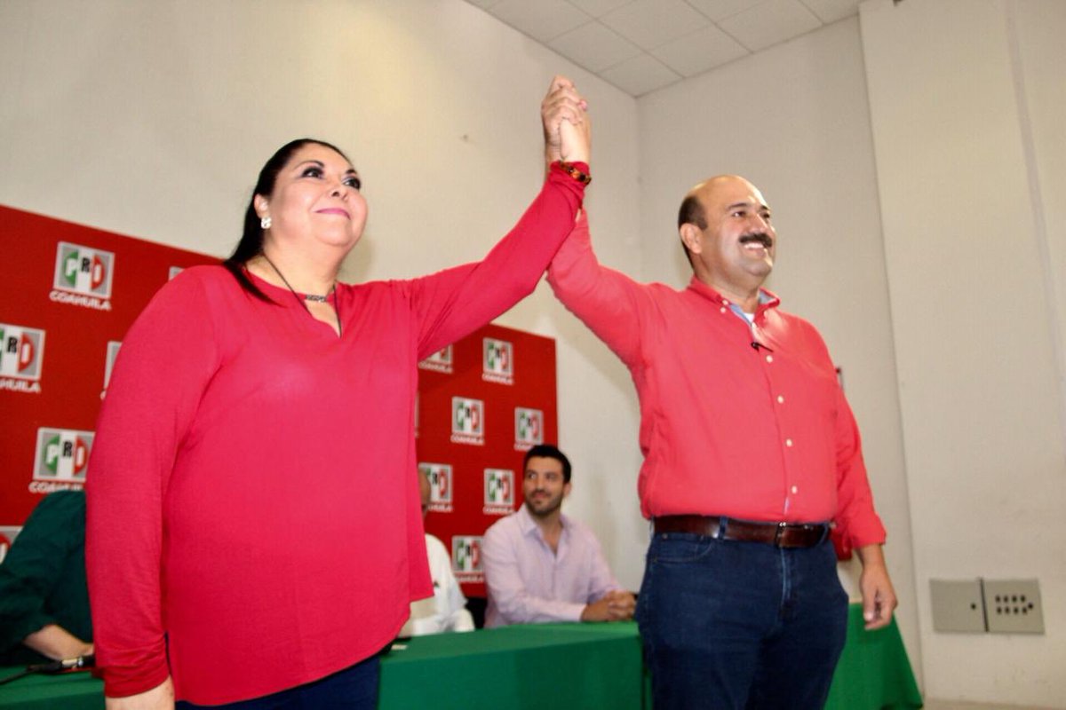 PRIMx_Coah's tweet photo. Hoy acompañamos a @rigofuentes y @marthaloeraa ante la comisión de procesos internos, para su registro como aspirantes a Presidente y Secretaria General del Comité Directivo Estatal @PRICoahuila 

¡ #EnTodasPartes con Rigo y Martha! https://t.co/SJQ9UHEUh3