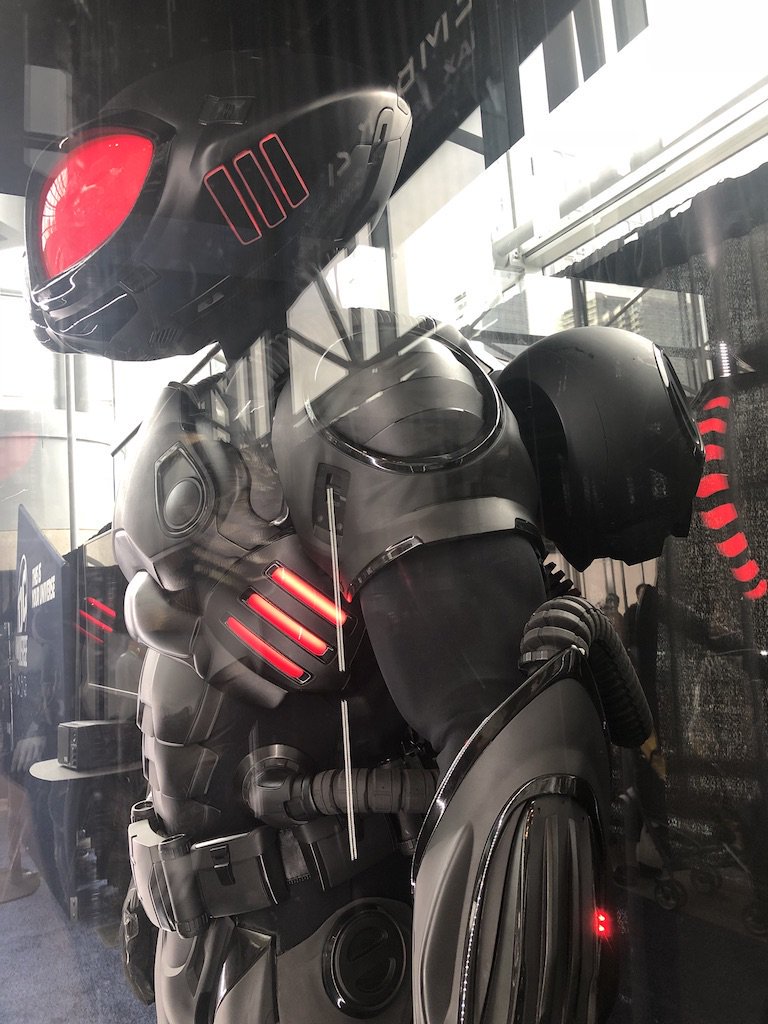 TheBatstan's tweet photo. Black Manta's suit belongs in the Top CBM costumes of all time category, don't even try to argue otherwise. https://t.co/DOBIjqonsP