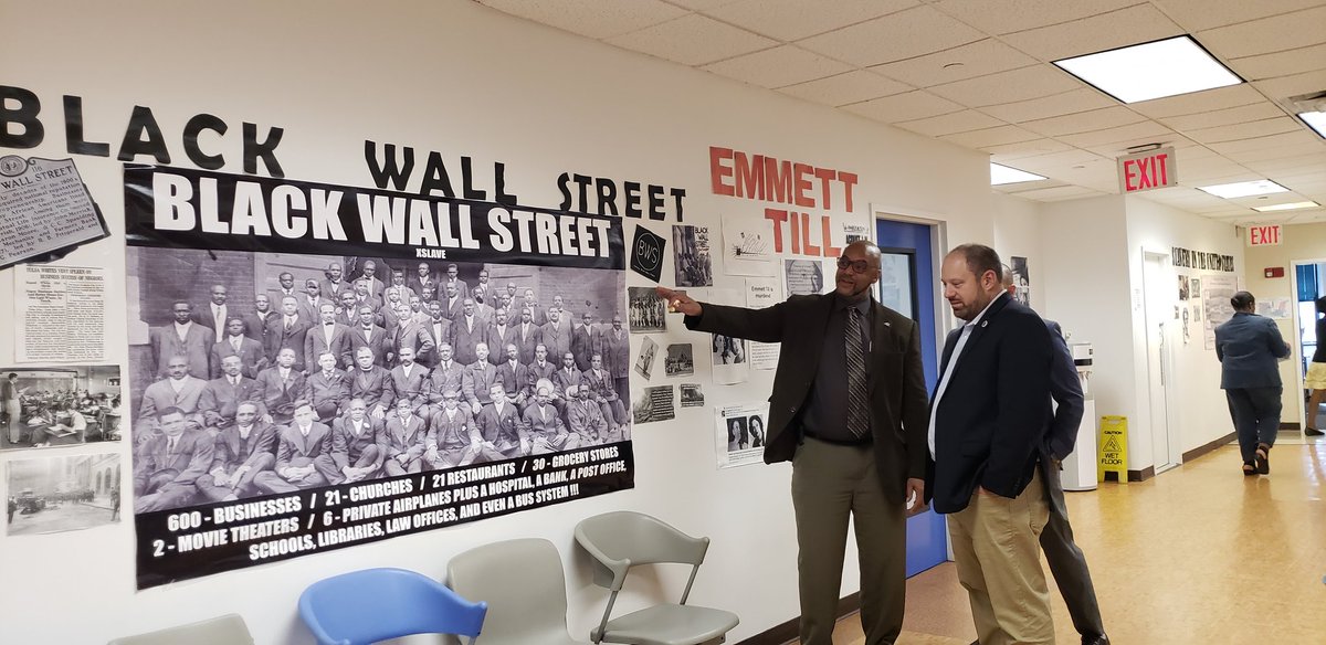 jillmarette99's tweet photo. TY @RoryLancman for coming to visit @thefortunesoc today! We had a great time talking to you abt #ATI #Reentry #SecondChances #CLOSERikers and our role in #MassBailOut. Thanks for your support on all of these issues and for helping us in #BuildingPeopleNOTPrisons! https://t.co/5QOp4e6JxN