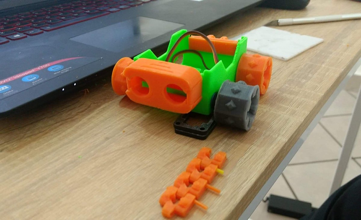 Raspiboy's tweet photo. #3dprinter #make3Dprinter #mgiraffe https://t.co/cV9NBoMI0i