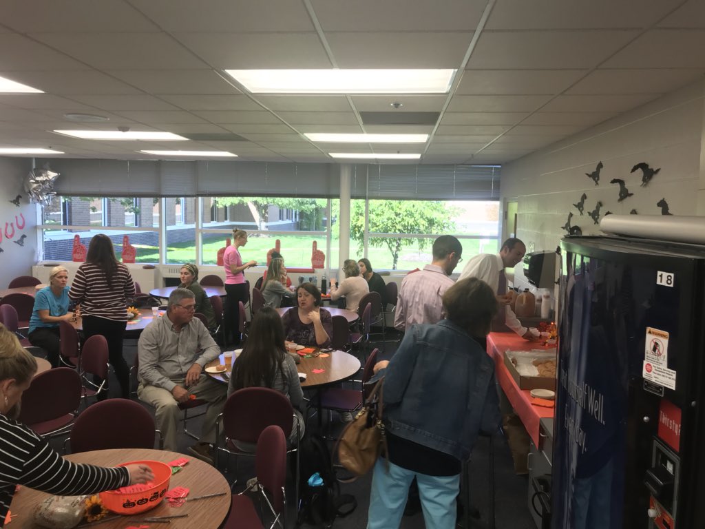 Cider and doughnuts for Thank You Thursday! Thanks to our Troy High Staff! “We couldn’t have PICK a better group!” Thanks <a href="/JosephCrabb/">Joe Crabb</a> and <a href="/WoodsideTroy/">Woodside Troy</a> for supporting our staff. #OneTROY