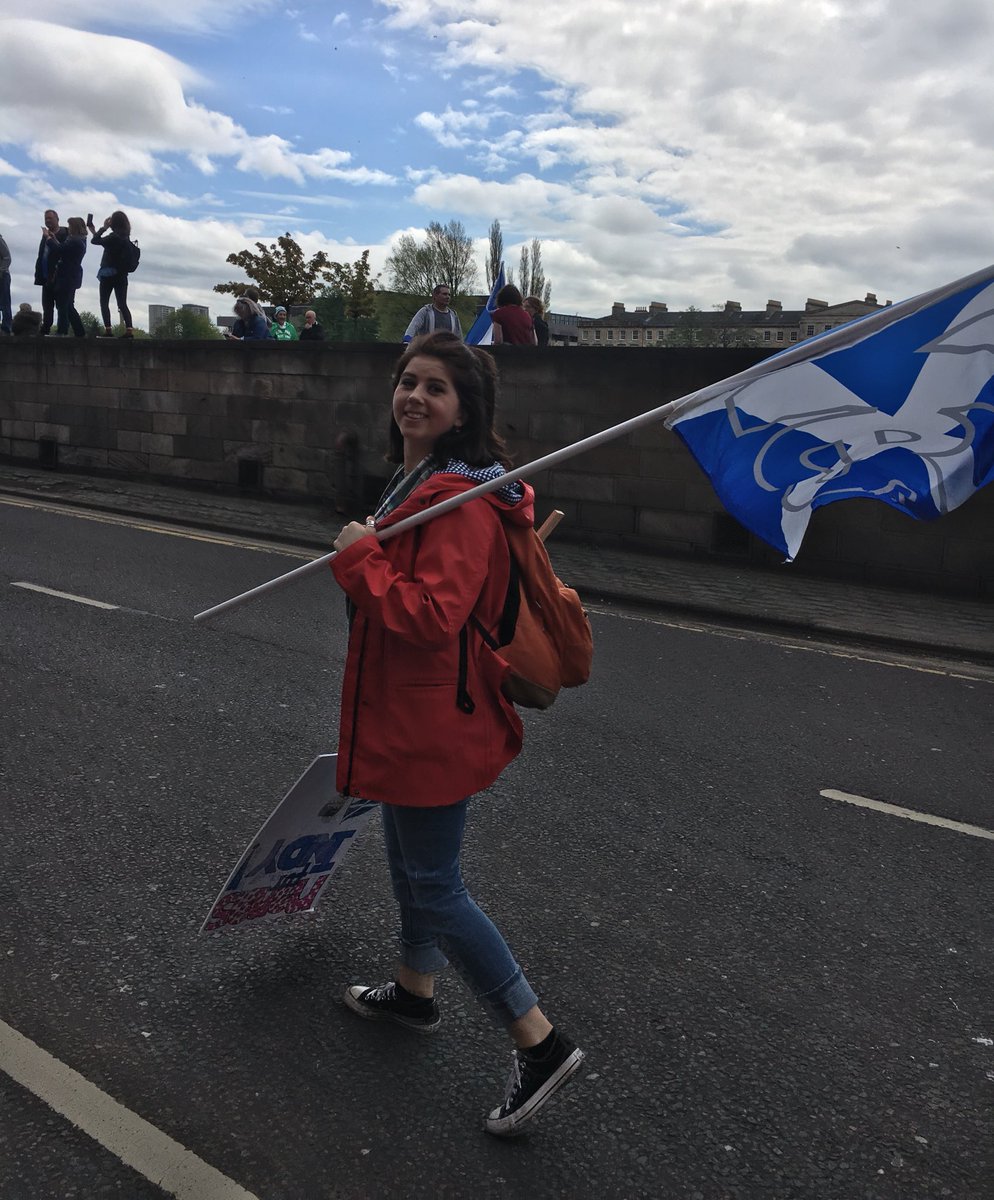 charlottegigi_'s tweet photo. Hallo to all my new followers courtesy of my big sister Bronwyn aka @PlanetBGlasgow 😁 I can see that you’re all mostly Yessers! Me too! Nice to meet you!! 🏴󠁧󠁢󠁳󠁣󠁴󠁿 And thanks for the follows! 💙☁️ #Yes #YesPlease #IndyRef https://t.co/hz4CA3cryX
