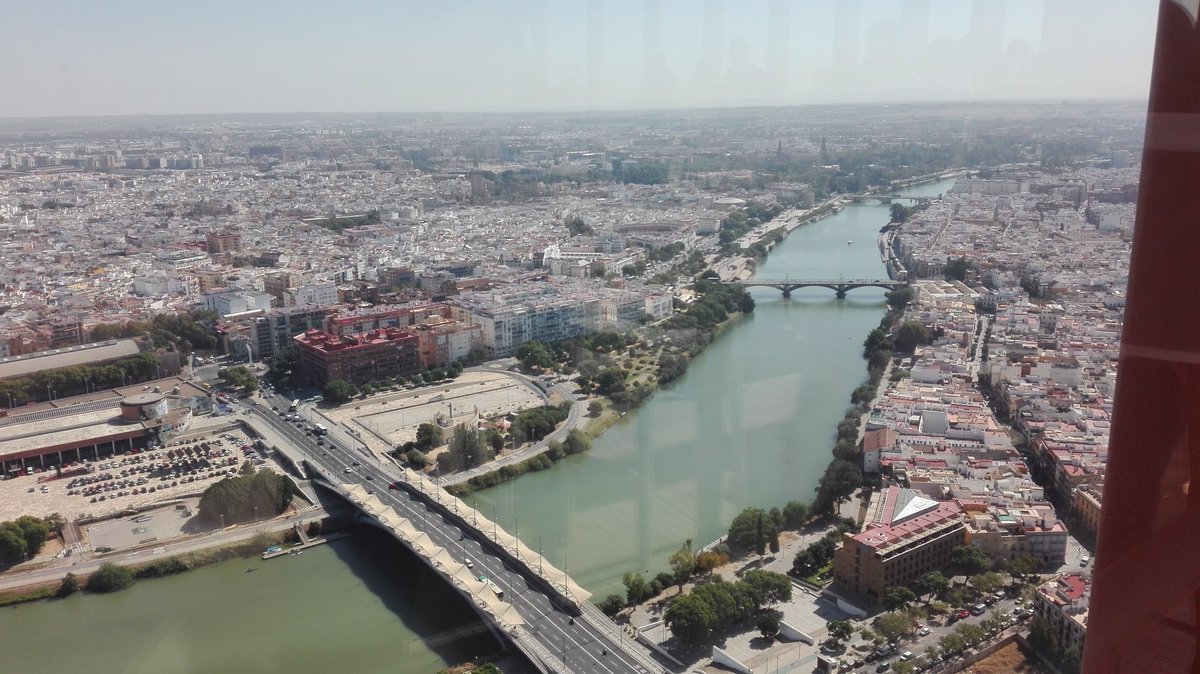 SevilladeLujo's tweet photo. Un #lujo de vistas un #lujo de ciudad @sevillaciudad https://t.co/DTkSNYx2BY