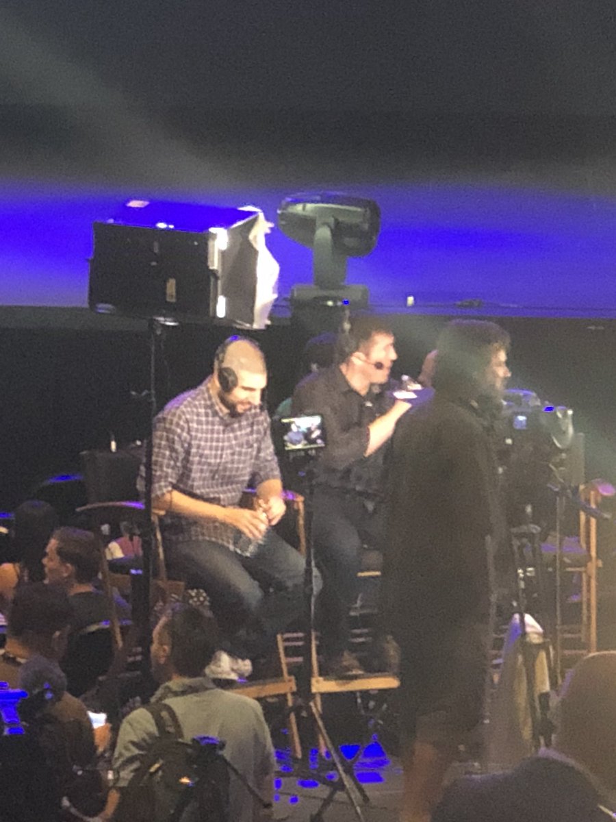 micm91's tweet image. Two champions @arielhelwani