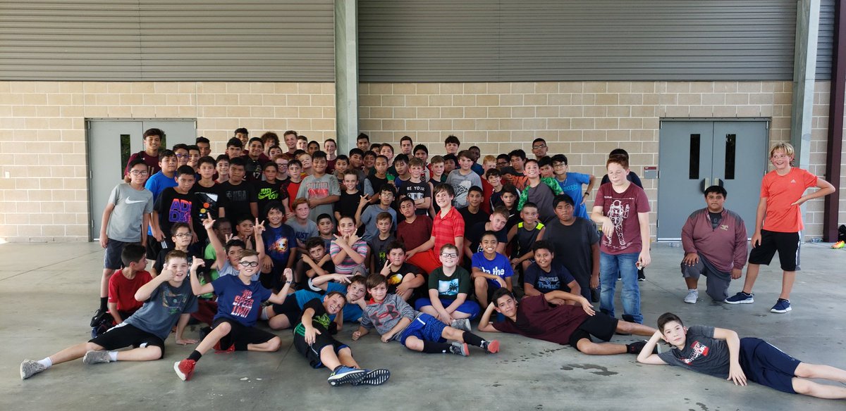 MWHSSoccer's tweet photo. The Magnolia West Boys Soccer program helped coach up the 6th graders @MagIntermediate @6thMISPE 
Thanks for letting us come out again this week! https://t.co/Sw2gVJx365