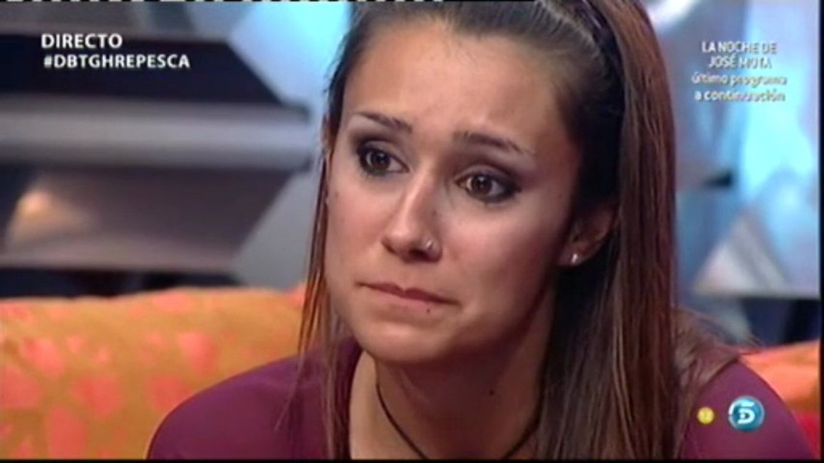 Rajetx's tweet photo. A la izquierda, una chica de 20 años que hizo una broma desafortunada, pidió perdón mil veces y el programa no le dio ninguna oportunidad. 

A la derecha, un tío de 30 que hace apología de la violacion y el programa le protege. 

Sobran las palabras. @ghoficial #GHVIPGala4 https://t.co/KbVuRTgUIr