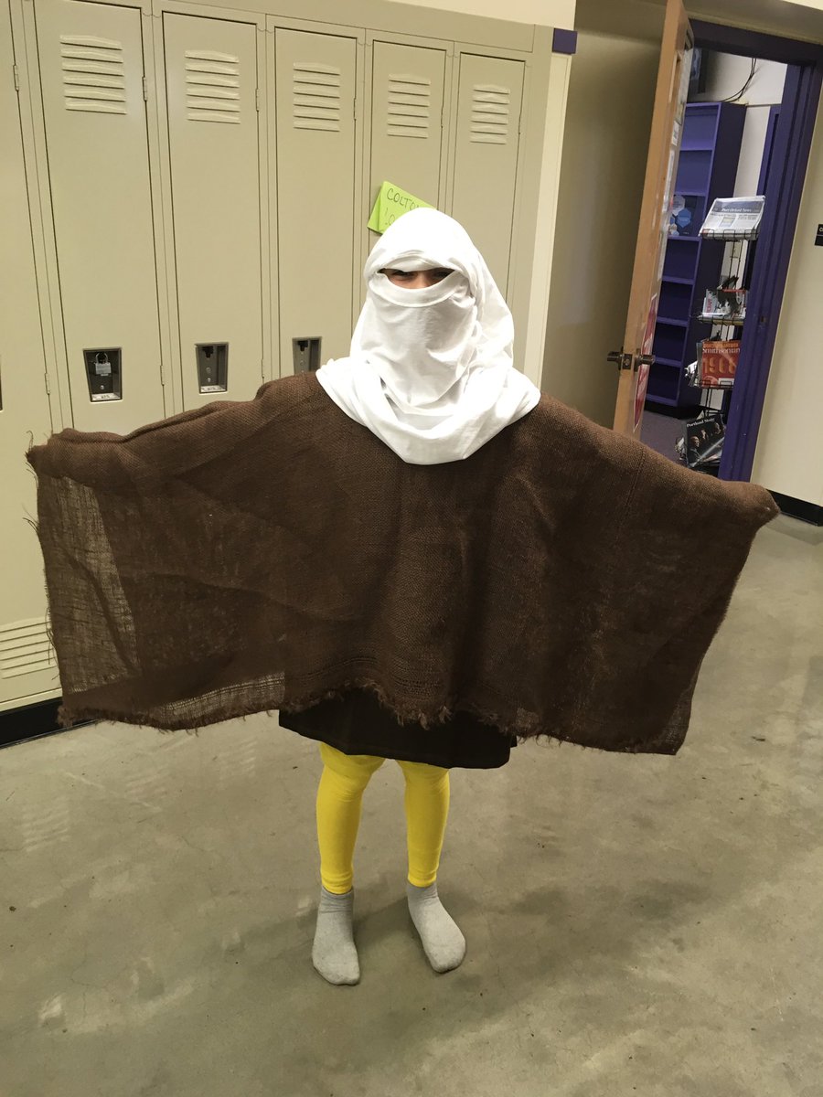 pacificrobotics's tweet image. Our FFL team working on their costume #GoEagles