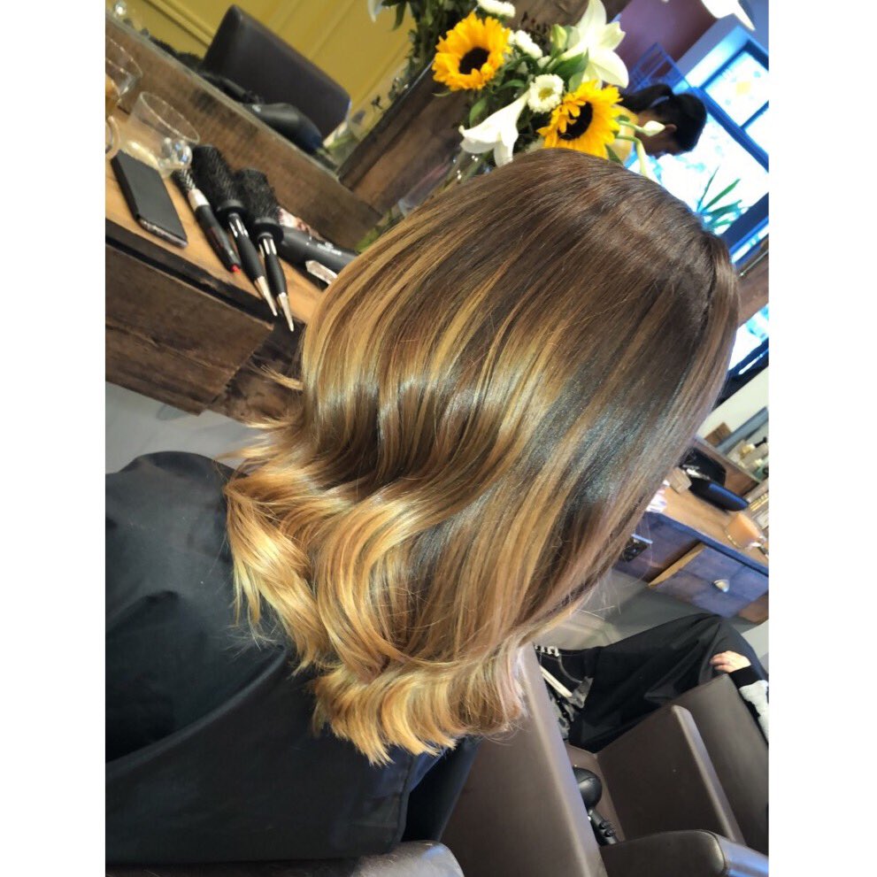 ThatHairPlace11's tweet photo. Beautiful Balayage from Today 💁‍♀️ https://t.co/imx42sea86