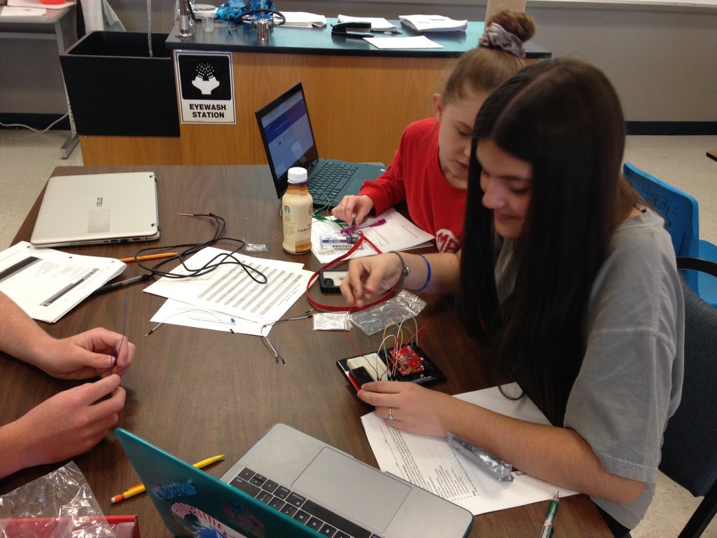 Lots of challenges, but many successfully constructed conductivity meters in <a href="/MustangSTEM/">GHS STEM Academy</a> chemistry the past few days. Huge thanks to <a href="/B_Waits/">Ben Waits</a> for helping design this arduino based activity!#ghsunity #gcisdsci