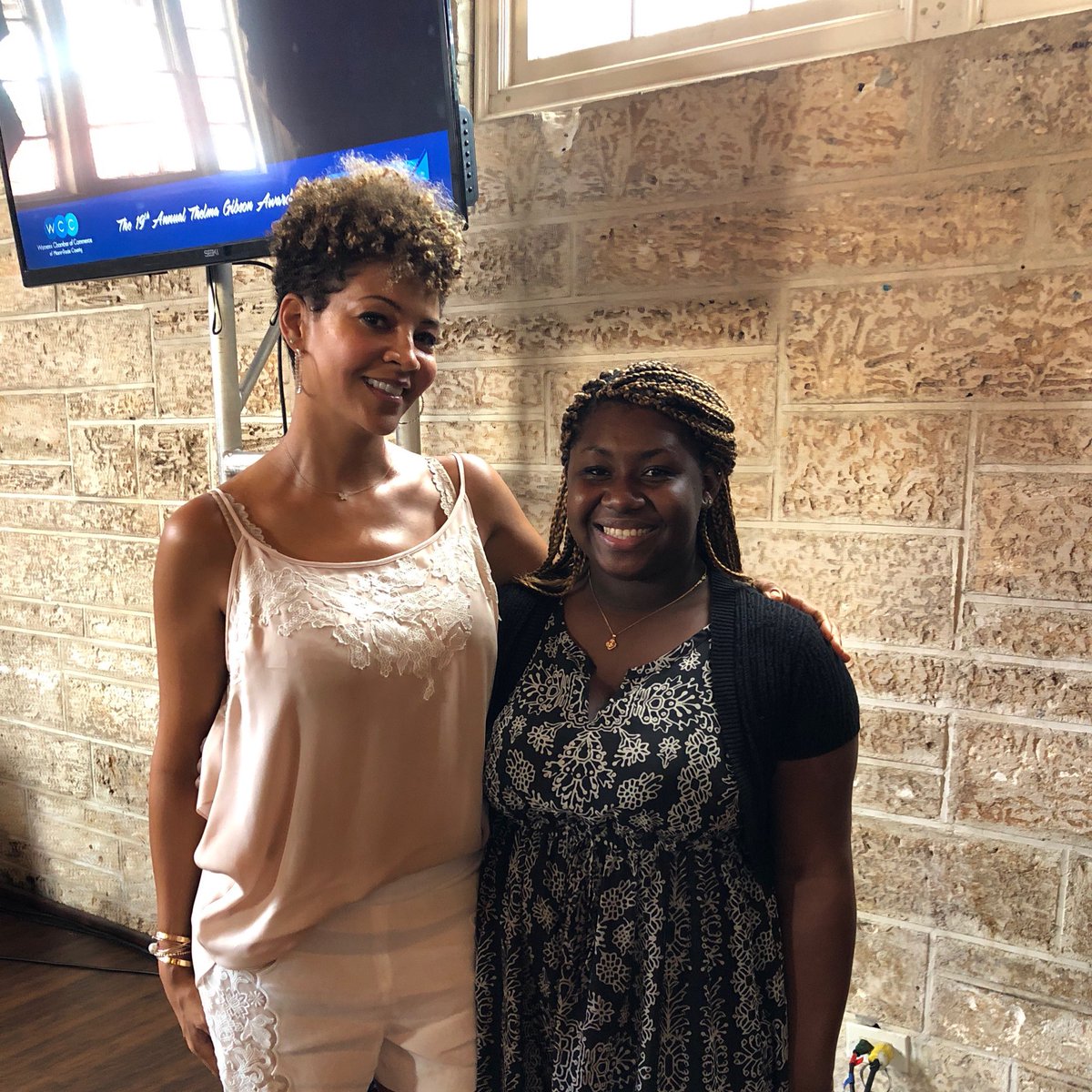 Look at our rock star resident at the <a href="/WCCMiami/">Women's Chamber</a> Thelma Gibson Awards  chatting with Tracy Mourning! Thx <a href="/HoneyChildTracy/">Tracy Wilson Mo🦋rning</a> for introducing her  to so many powerful women in the room! #WomenWhoImpact