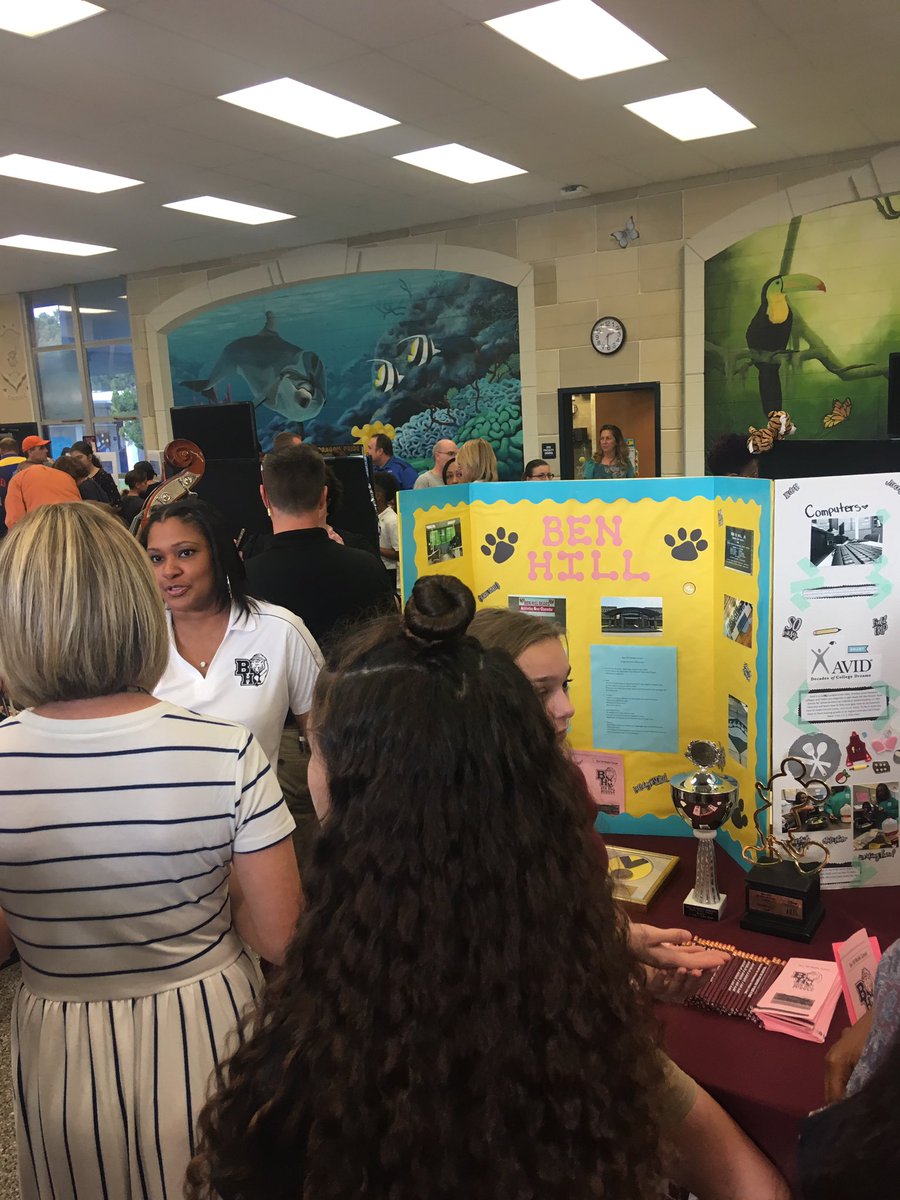 Great to see so many families at the Middle School night at CarrollwoodES <a href="/Jeff_Eakins/">Jeff Eakins</a> <a href="/Clstuart/">Cindy Stuart</a>