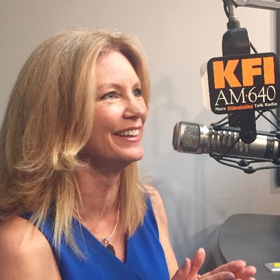 AhaTalks's tweet photo. And our final #Ahatalk goes to author, lecturer, radio/television host and #metoo supporter @DrWendyWalsh! #ahatalks #momentsthatmove #findyourspark https://t.co/1rpupIoH4f