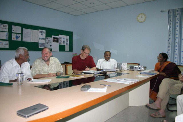 Seva_Foundation's tweet photo. Dr. V, who founded our program partner @AravindEye, would have turned 100 this month. Thanks to Dr. V’s inspiring vision, Aravind has been able to restore sight to millions. For #ThrowbackThursday, here's our co-founder @larrybrilliant with Dr. V. #aravindmodel #cataract https://t.co/imab66HRgi