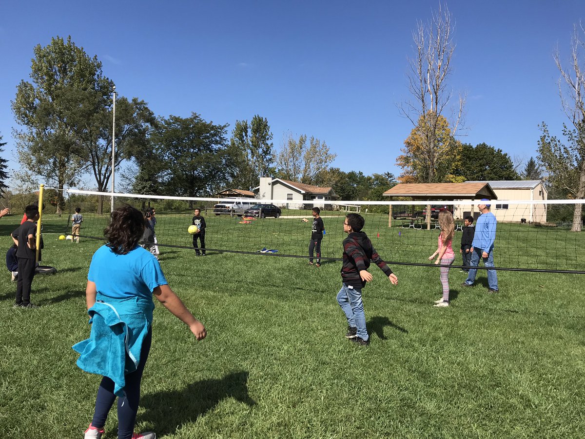 MsErnst201's tweet photo. Had a blast at Outdoor Ed! We finally found the grass maze! #D83Shines @RoySchoolBulls https://t.co/Ffwo2Jxmno