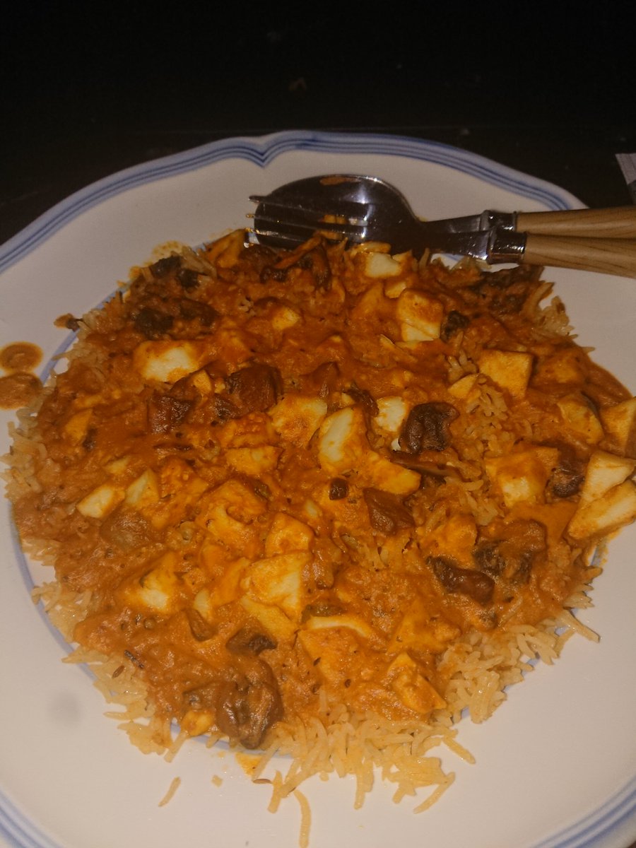 draupnir's tweet image. #indian #Paneer #Mushroom Bhaji - #Fried #cheese with #onions, #tomatoes, #mushrooms in a #masala sauce