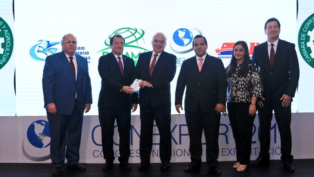 mcdopeso's tweet photo. Un honor haber podido apoyar y acompañar la entrega del Premio Nacional al Exportador 2018, donde se destaca el esfuerzo que realizan pymes panameñas por abrirse a nuevos mercados, acompañadas de entidades como @MICIPMA @APEXPANAMA @DHLexpress y @AmpymePanama #PymeExporta https://t.co/0gfkkoYbKT