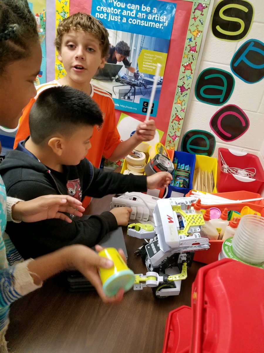 JessicaBurdick7's tweet photo. We ❤ Science! @MeadowlandElem @MustangRaines9 @imnikoolkan @MustangWilliams https://t.co/SjhS6frzVu