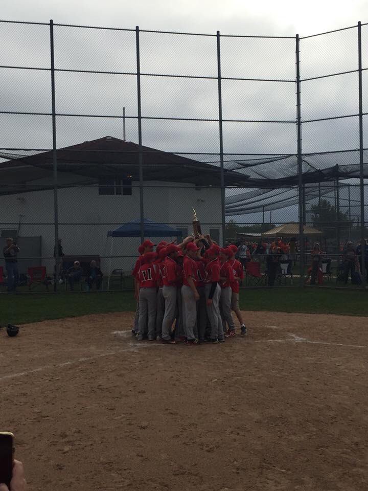 HighlandLegion's tweet photo. CONGRATULATIONS TO THE HIGHLAND 8TH GRADE ON THEIR 1-0 WIN(8 innings) VS CARTERVILLE TO WIN THE STATE CHAMPIONSHIP!
Boys fought hard all game!
Enjoy that championship! #618baseball #statechamps #statechamps18 https://t.co/pMwmT6THTS