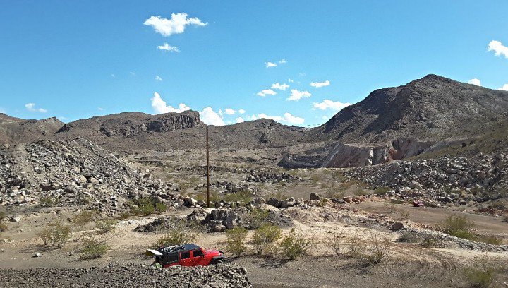 GoldStarImage's tweet photo. Can you spot it? #Jeeplife #trails #nature #jeep #Outdoors #LasVegas https://t.co/EDNK8Ucxb1