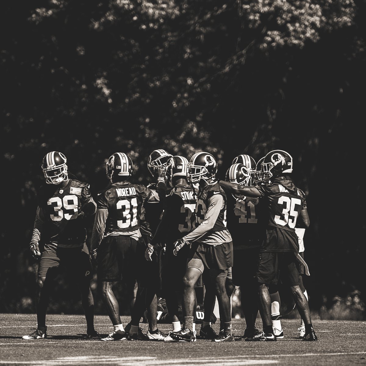 Commanders's tweet image. 🔙 at it. 

Saints Week Practice 📸: redsk.in/2pzrwaH