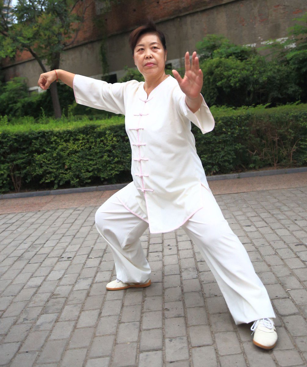 simontourcom's tweet photo. Taijiquan is a traditional Chinese health-promoting exercises that provide benefits for the body, mind, and soul by maintaining balance between the yin and yang components. https://t.co/aimwFLHiQr