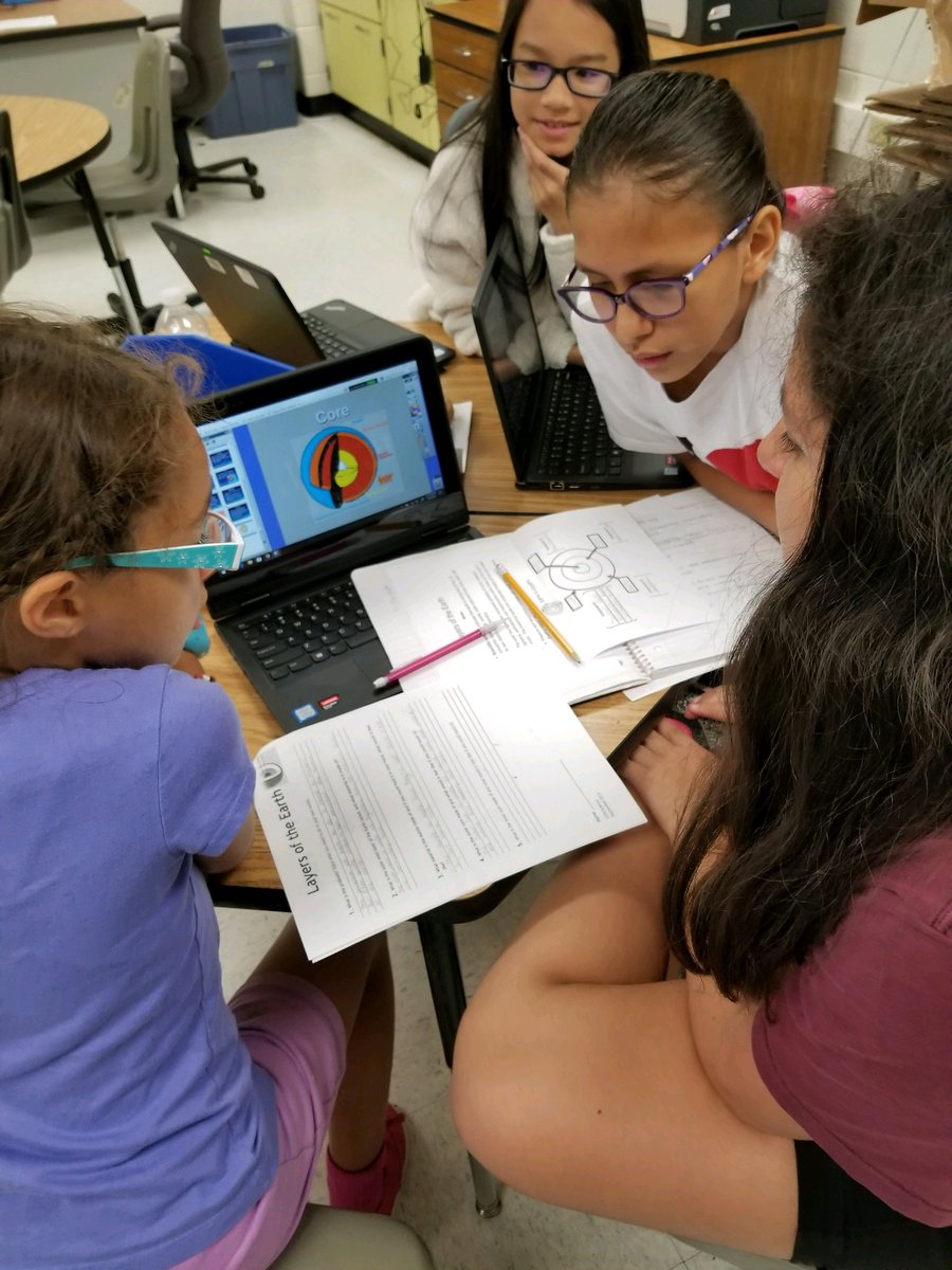 JessicaBurdick7's tweet photo. We ❤ Science part 2! @MustangRaines9 @MeadowlandElem https://t.co/BeecGIvmDy