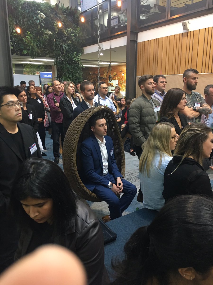 AucklandDoctors's tweet photo. Our very own @matt_pontin talking to a room full of recruiters in #Auckland at the #AucklandRec meetup last evening.
What internal & external recruiters can learn from each other. https://t.co/2LprRXkVvV