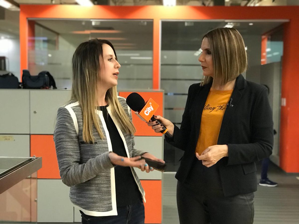 Citytv's tweet photo. #Tecnología ► Siga estos consejos en #UnDosTech para que los atacantes no accedan a la cámara de su teléfono. 😱😱 Informe de @Anamariavd19, presenta @mbechandia en #FueraDelEstudio / @TecnosferaET https://t.co/kqm1StI5m4