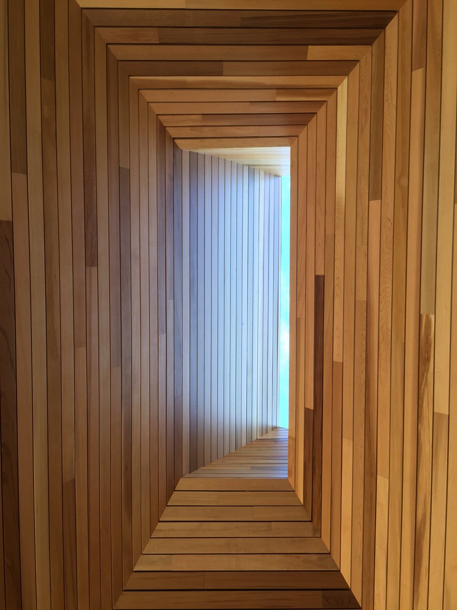 alexbozikovic's tweet photo. Visiting the Bigwin residences by Mackay-Lyons Sweetapple.  #architecture https://t.co/4uDYiL5QJf