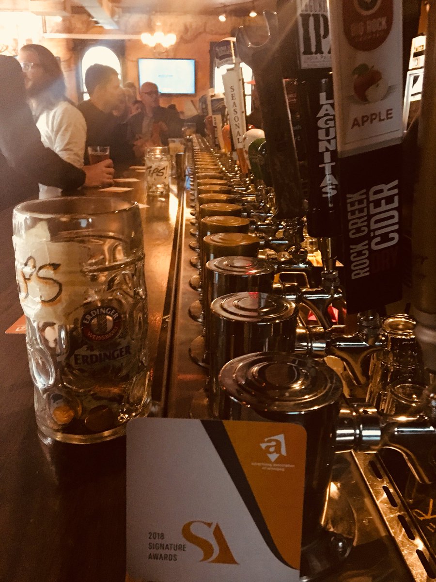 Brent_Neill's tweet photo. Great night to celebrate the Winnipeg marketing and advertising community at #Sigs2018. It’s a privilege to be president of @AdWinnipeg, a 78 year old organization with members that contribute so much to Winnipeg’s business community. https://t.co/V4stuwjxV5