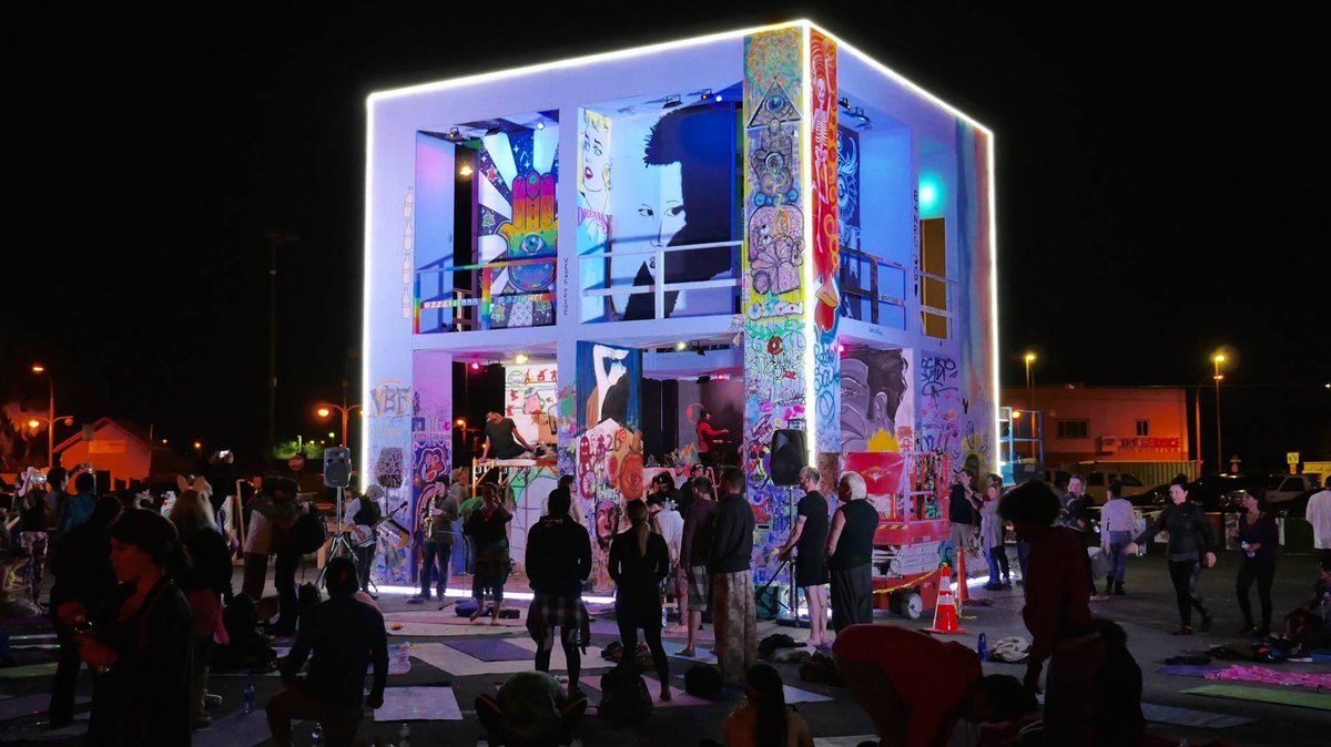 thelifecube's tweet photo. Ideas are flying...brainstorming continues. Getting excited about what we will create next. Magic is in the air. #LifeCube #LifeCubeProject #EphemeralArt #InteractiveArt #CollaborativeArt #CommunityEngagement #CommunityArt https://t.co/7XZM8kws3F