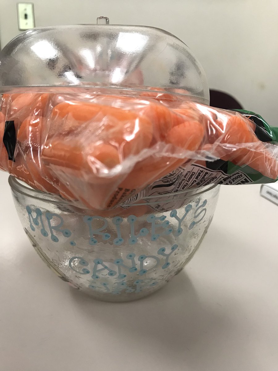 MrRileyAP's tweet photo. Love when co-workers help you make healthy choices! Thanks @agsbecker #BetterTogetherKEC https://t.co/9G5ck8hffv